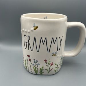 Rae Dunn GRAMMY Coffee Mug With Bees And Flowers Mother’s Day NEW